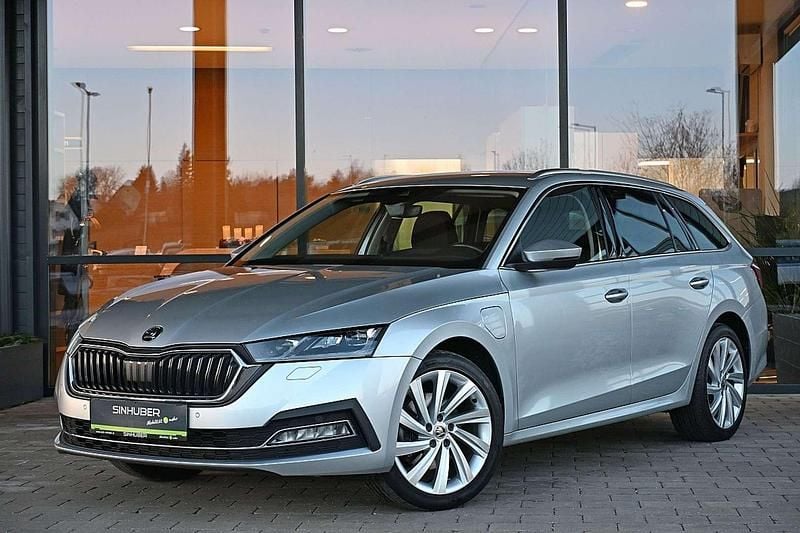 Silber Gebraucht 2021 Skoda Octavia Style Kombi | € 22.890 (Guter Preis) - Bild 1/4