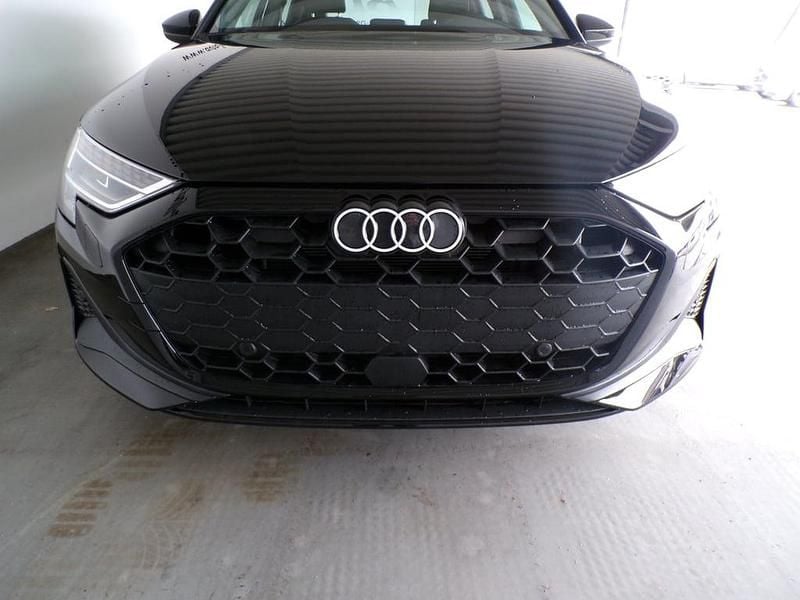Neu Audi A3 116 PS (85 kW) 2025 Schwarz  normal