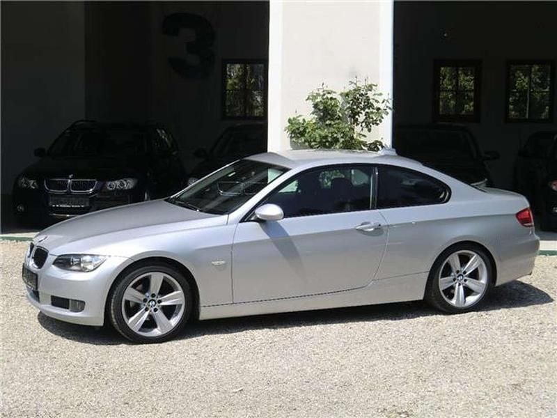 Gebraucht BMW 320 M Sport 170 PS (125 kW) 2009 Silber metallic Coupé