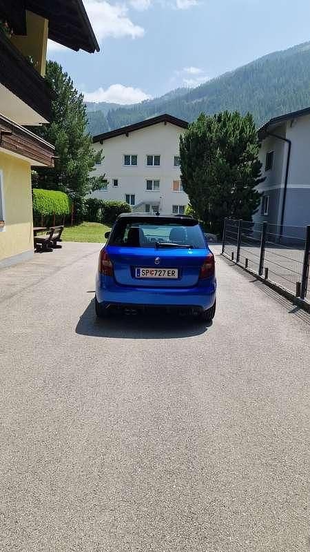 Gebraucht Skoda Fabia RS 179 PS (131 kW) 2012 Blau Limousine