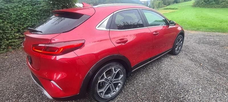 Rot Gebraucht 2020 Kia XCeed Gold SUV | € 18.590 - Bild 1/4