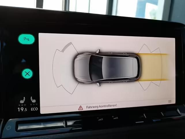 Gebraucht VW Golf VIII Pro 150 PS (110 kW) 2021 Limonengelbmet. Limousine
