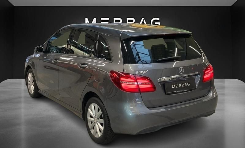 Gebraucht Mercedes B180 109 PS (80 kW) 2016 Mountaingrau metallic Van / Kleinbus
