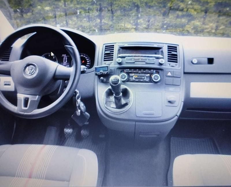 Gebraucht VW Multivan 174 PS (127 kW) 2012 Silber Van
