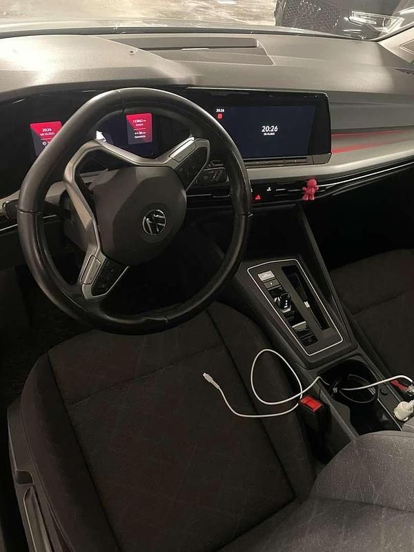 Gebraucht VW Golf VIII Life 150 PS (110 kW) 2020 Grau Limousine