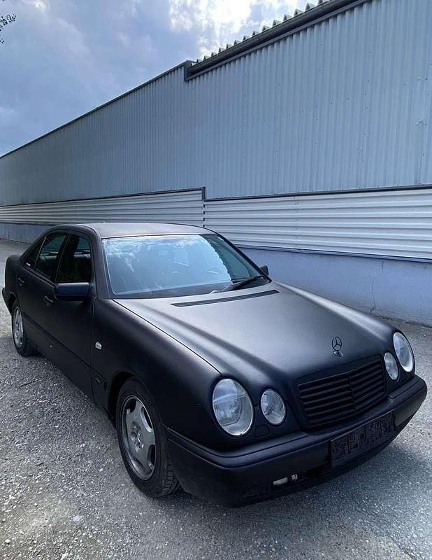 Gebraucht Mercedes E300 Avantgarde 177 PS (130 kW) 1999 Limousine