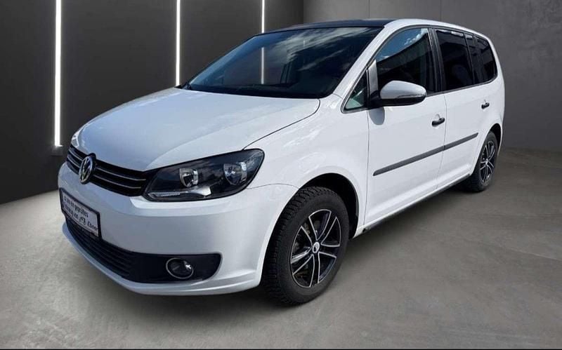 Weiß Gebraucht 2011 VW Touran Trendline Van / Kleinbus | € 7.900 (Fairer Preis) - Bild 1/4
