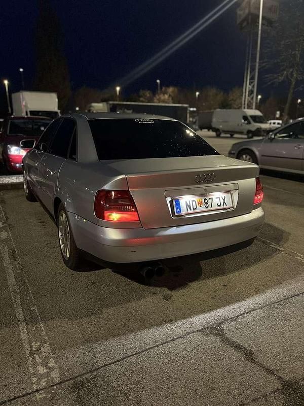 Gebraucht Audi A4 116 PS (85 kW) 2000 Limousine