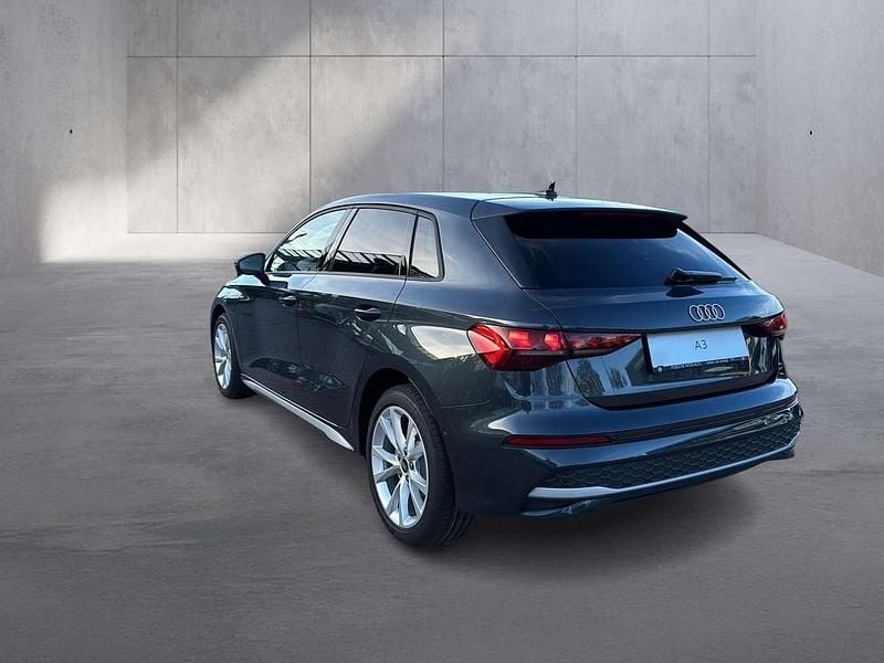 Neu Audi A3 150 PS (110 kW) 2025 Grau Limousine