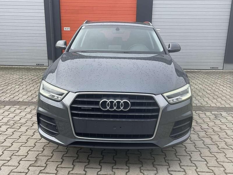 Grau Gebraucht 2016 Audi Q3 Design SUV | € 15.550 (Fairer Preis) - Bild 1/4