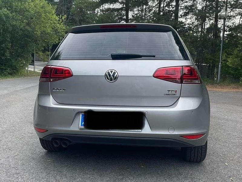 Gebraucht VW Golf VII Highline 105 PS (77 kW) 2013 Silber Limousine