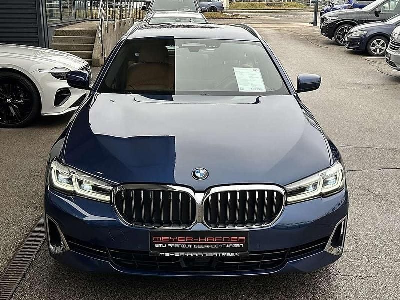Gebraucht BMW 530e Luxury Line 184 PS (135 kW) 2021 Blau Kombi