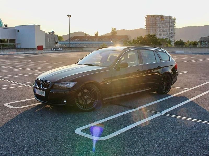 Schwarz Gebraucht 2011 BMW 325 M Performance Van | € 11.900 - Bild 1/4