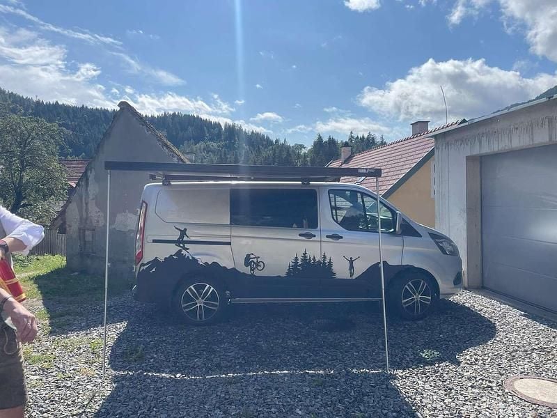 Silber Gebraucht 2018 Ford Transit Custom Kleinwagen | € 18.000 - Bild 1/4