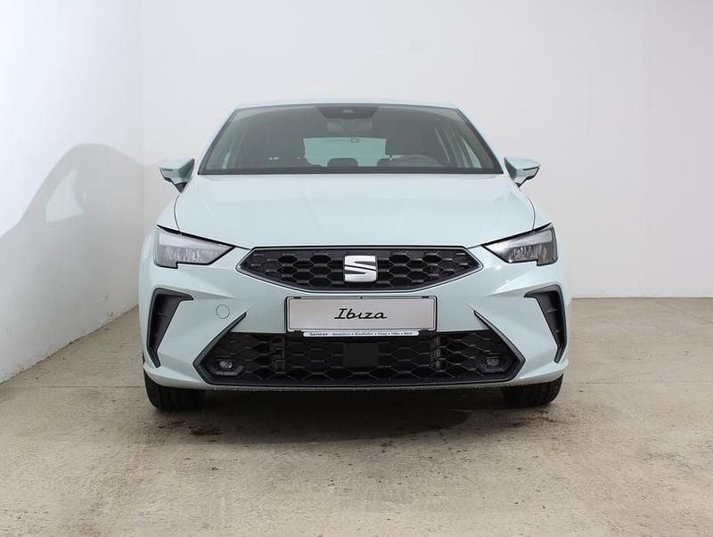 Neu Seat Ibiza Style 95 PS (69 kW) 2026 Hellgrau  metallic Kleinwagen