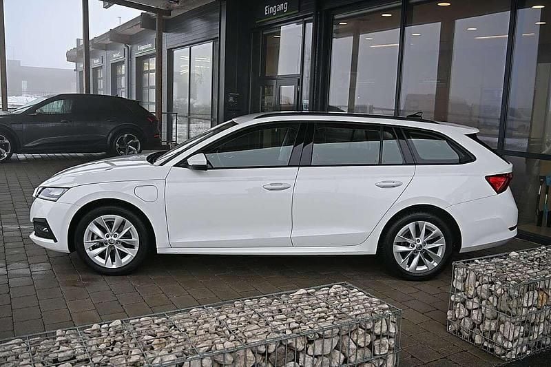 Gebraucht Skoda Octavia Style 150 PS (110 kW) 2022 Weiß Kombi