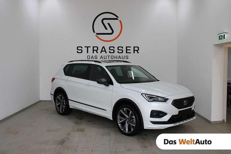Weiss metallicperleffekt Gebraucht 2024 Seat Tarraco 4Drive SUV | € 53.990 - Bild 1/4