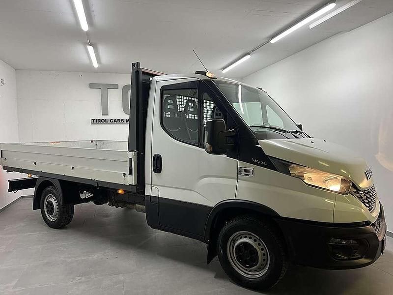 Gebraucht Iveco Daily 136 PS (100 kW) 2021 Weiß Van