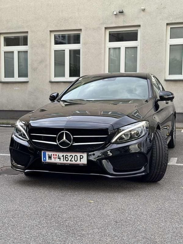 Schwarz Gebraucht 2018 Mercedes C220 AMG line Limousine | € 29.000 (Fairer Preis) - Bild 1/4