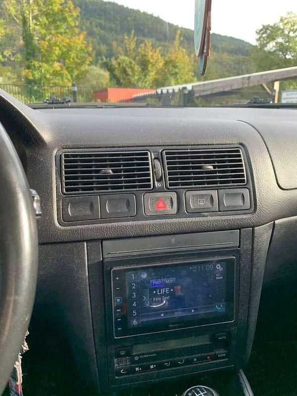 Gebraucht VW Golf IV 90 PS (66 kW) 2003 Schwarz Limousine