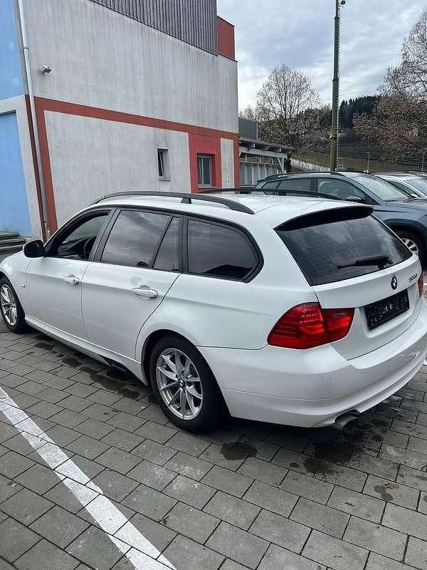 Gebraucht BMW 320 Exclusive 184 PS (135 kW) 2010 Kombi