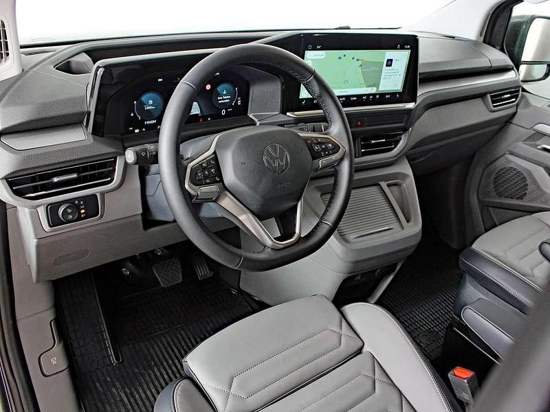 Gebraucht VW T7 Style 170 PS (125 kW) 2025 Grau Van