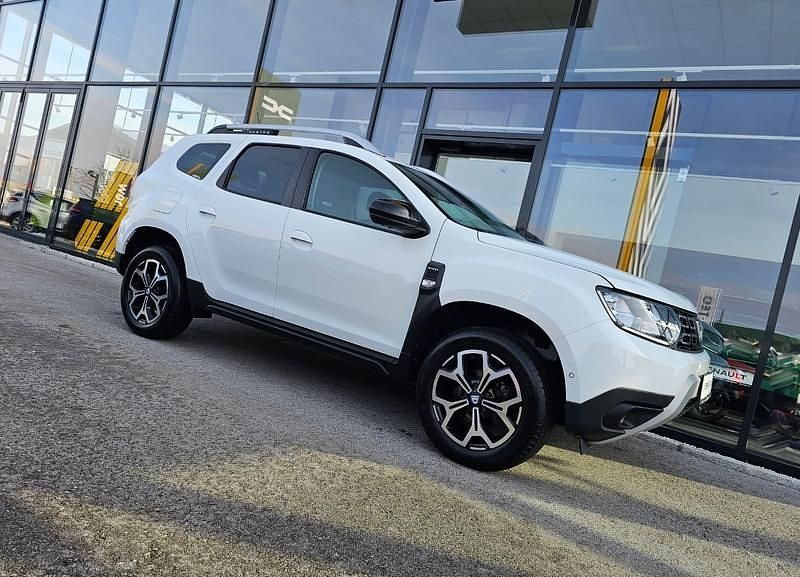 Gebraucht Dacia Duster Celebration 131 PS (96 kW) 2021 Weiß SUV