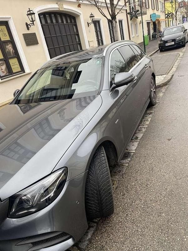 Gebraucht Mercedes E220 Avantgarde 194 PS (142 kW) 2019 Grau Kombi