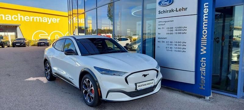 Weiß Gebraucht 2024 Ford Mustang Mach-E Premium SUV | € 41.490 (Fairer Preis) - Bild 1/4