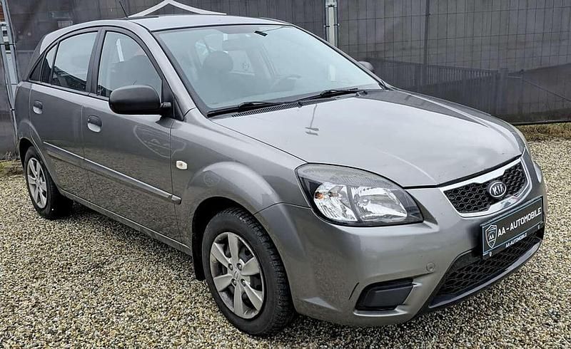 Gebraucht Kia Rio 75 PS (55 kW) 2011 Grau Limousine