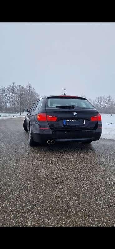 Gebraucht BMW 520 184 PS (135 kW) 2010 Schwarz Kombi