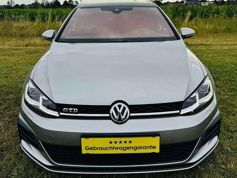 Grau Gebraucht 2019 VW Golf VII GTD Kleinwagen | € 29.890 - Bild 1/4