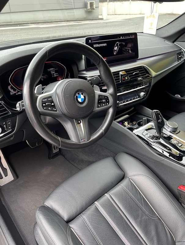Gebraucht BMW 520 190 PS (139 kW) 2022 Grau Limousine