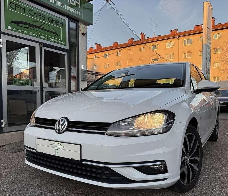 Weiß Gebraucht 2019 VW Golf VII Highline Limousine | € 16.500 (Fairer Preis) - Bild 1/4