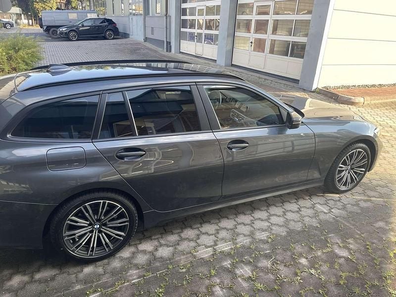 Gebraucht BMW 320 Advantage 190 PS (139 kW) 2019 Grau Kombi
