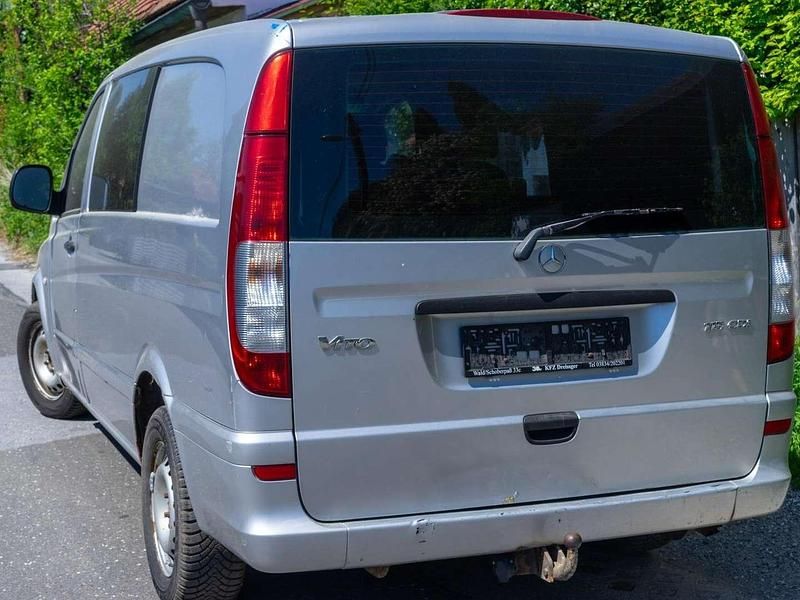 Gebraucht Mercedes Vito 150 PS (110 kW) 2009 Silber Van