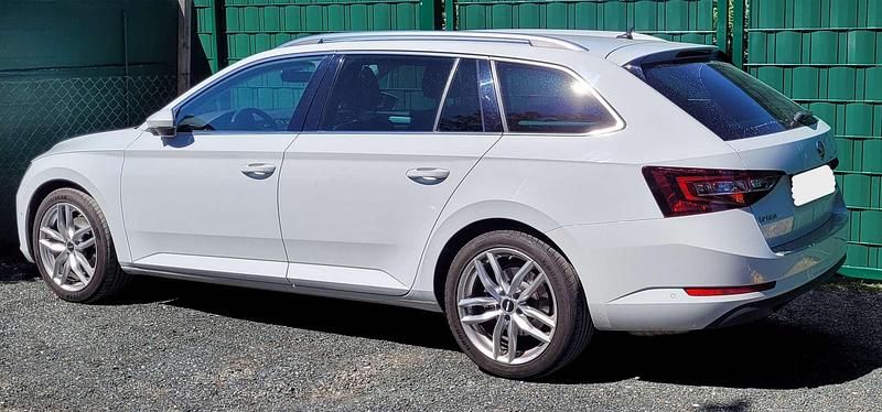 Gebraucht Skoda Superb Style 190 PS (139 kW) 2018 Weiß Kombi