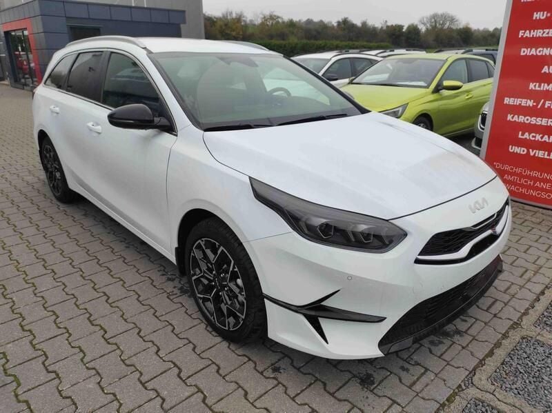 Neu Kia Ceed Sportswagon 140 PS (102 kW) 2025 Weiß Kombi