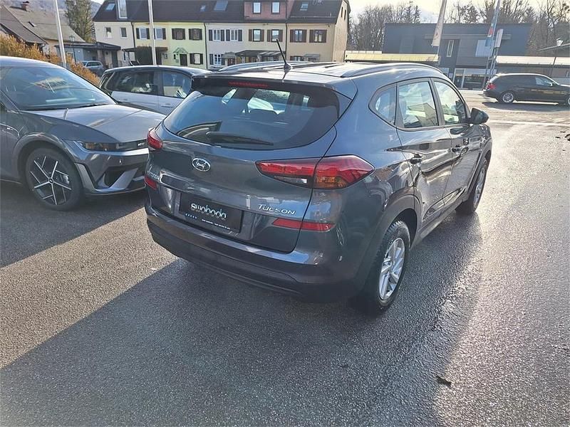 Gebraucht Hyundai Tucson 132 PS (97 kW) 2019 Grau SUV