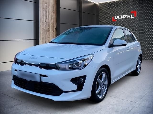 Gebraucht Kia Rio 120 PS (88 kW) 2022 Weiß Limousine