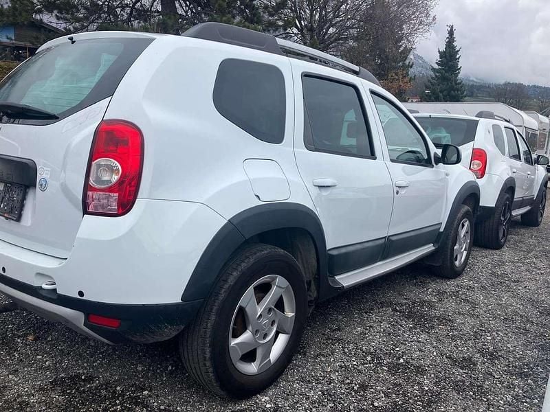 Weiß Gebraucht 2011 Dacia Duster Lauréate SUV | € 7.500 (Fairer Preis) - Bild 1/4