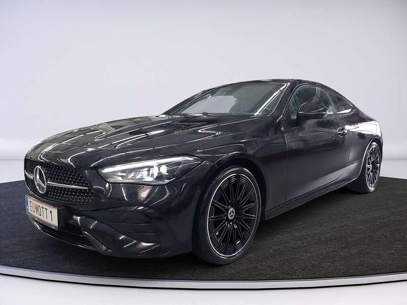 Gebraucht Mercedes CLE200 AMG line 204 PS (150 kW) 2024 Schwarz Coupé
