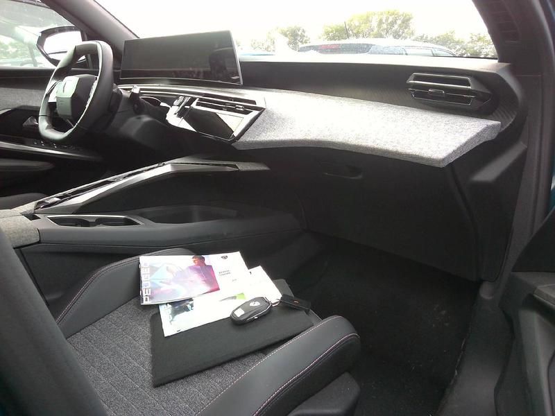 Gebraucht Peugeot 3008 Allure 136 PS (100 kW) 2025 SUV