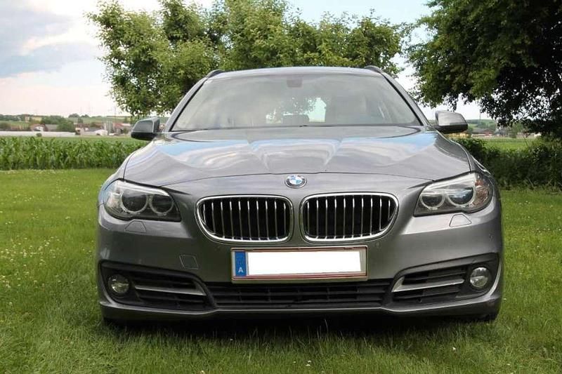 Gebraucht BMW 520 184 PS (135 kW) 2013 Grau Kombi