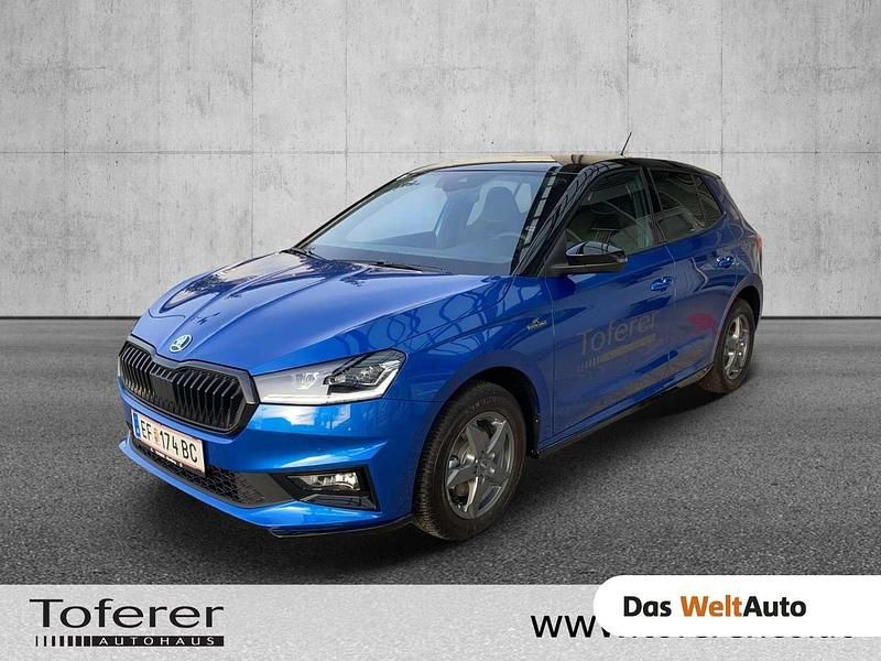 Mittelblau metallic Gebraucht 2024 Skoda Fabia Monte Carlo Kleinwagen | € 29.900 (Teuer) - Bild 1/4