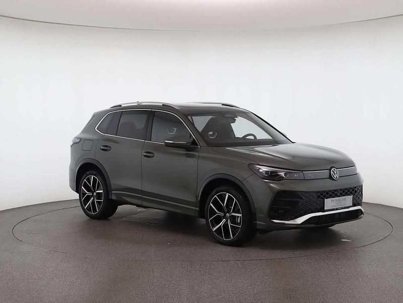 Gebraucht VW Tiguan Sport 150 PS (110 kW) 2025 Mittelgrün metallic SUV