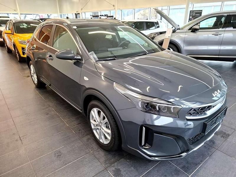 Neu Kia XCeed Silver 150 PS (110 kW) 2025 Grau SUV