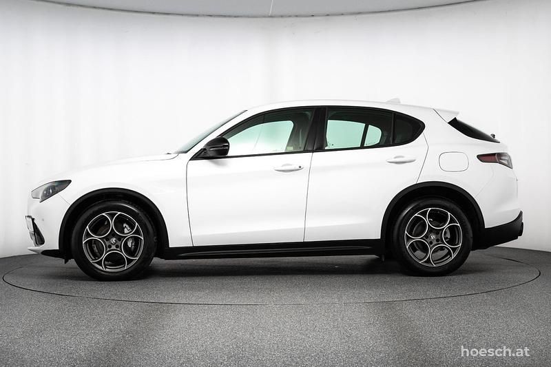 Gebraucht Alfa Romeo Stelvio Sprint 160 PS (117 kW) 2023 Weiss SUV