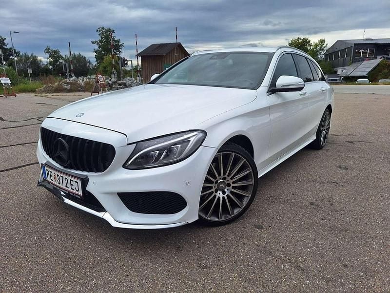 Weiß Gebraucht 2015 Mercedes C180 AMG line Kombi | € 17.900 (Fairer Preis) - Bild 1/4