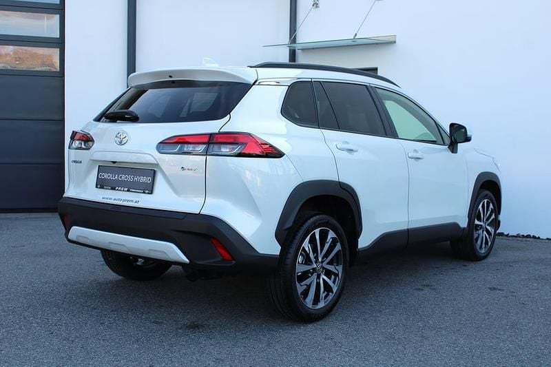 Neu Toyota Corolla Cross Active 98 PS (72 kW) 2025 Weiss  metallicperleffekt SUV